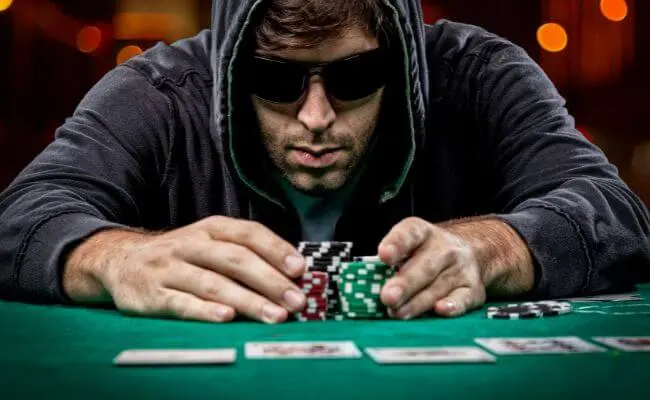 Mastering Poker: 10 Underrated Tips from Benjamin Rolle